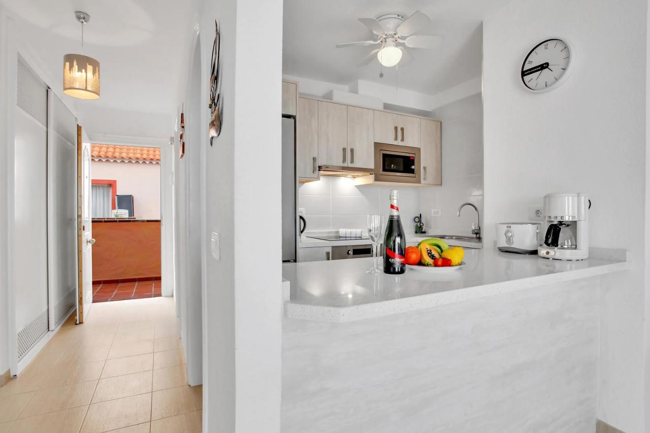 Top Floor, Sea View, Huge Terrace, Heated Pool, Garage Los Cristianos  Ngoại thất bức ảnh